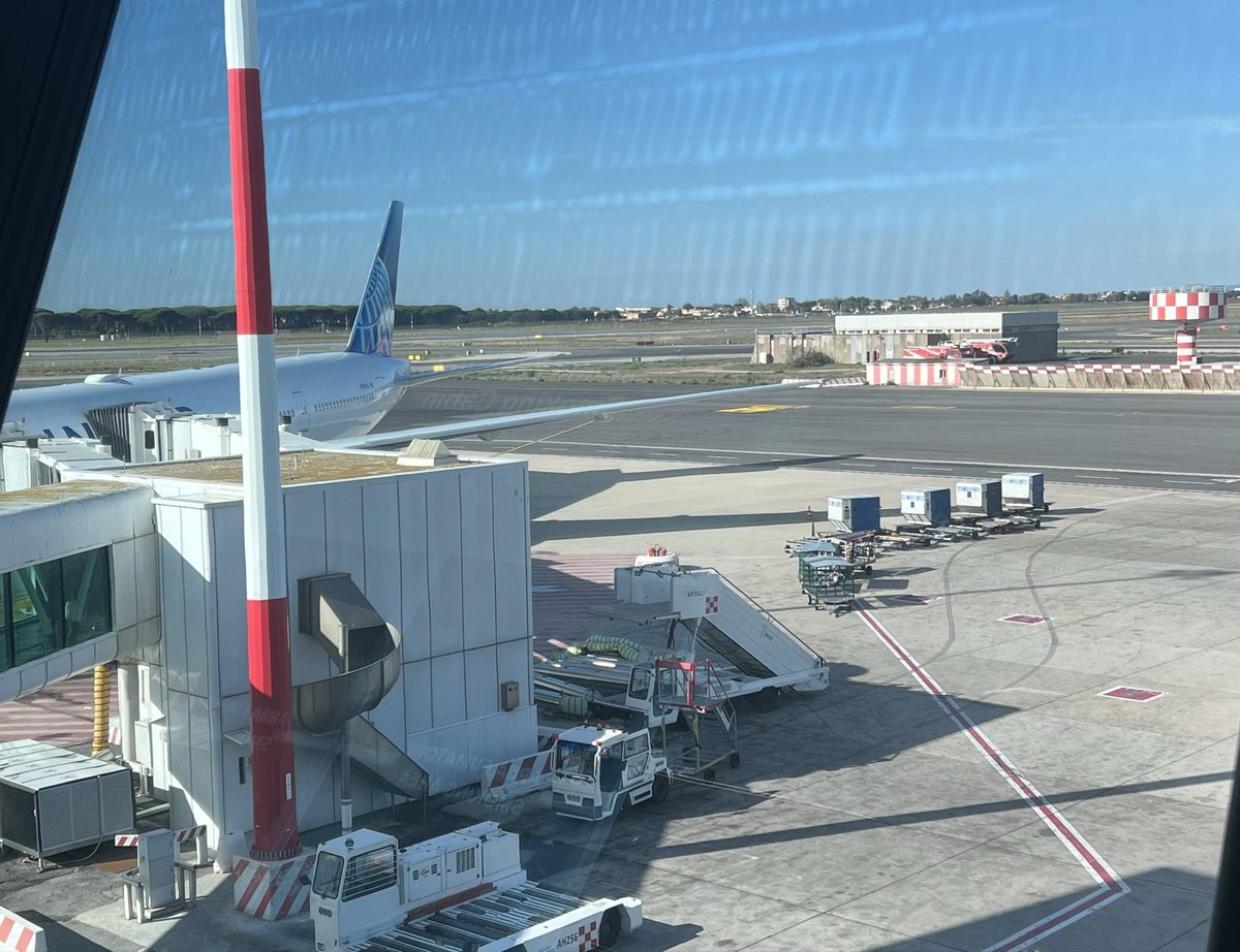 GM ✈️ 

guess where i’m going = win 1 SOL 👀