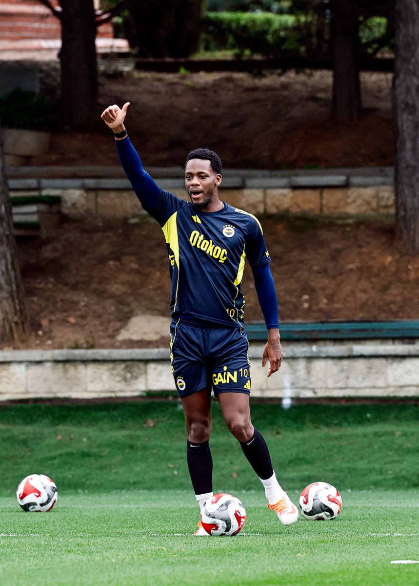 🟡🔵 Fenerbahçe, Çaykur Rizespor maçının hazırlıklarına devam ediyor.