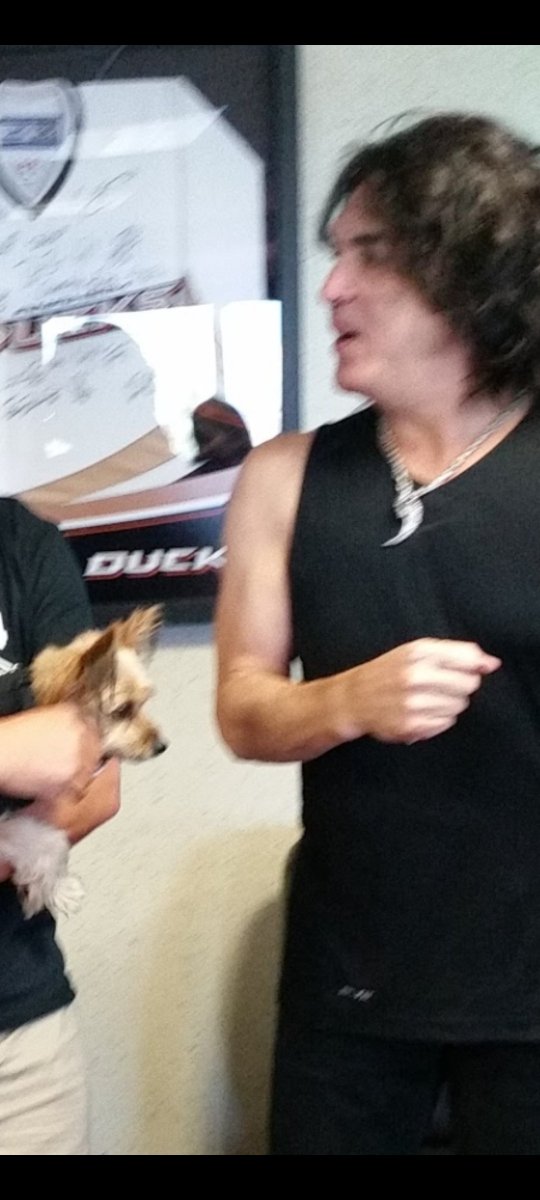 MaggieHeroDog's tweet photo. 👋 Paul,
 I'd like to say #ThankYou !You were ever so Kind To Maggie(#4Paws)& Myself. You Rocked us Our Whole lives & @kiss is an #American #Rock #Band. It's just unfortunate that when the #Almighty gives the call.We don't know.We Love You & Again Thank You,for bringing so much joy Thru Music to all the #KISSARMY.🐕🎸🎙🎶🔊
Ps.Ruff and Roll 🤟
@PaulStanleyLive
