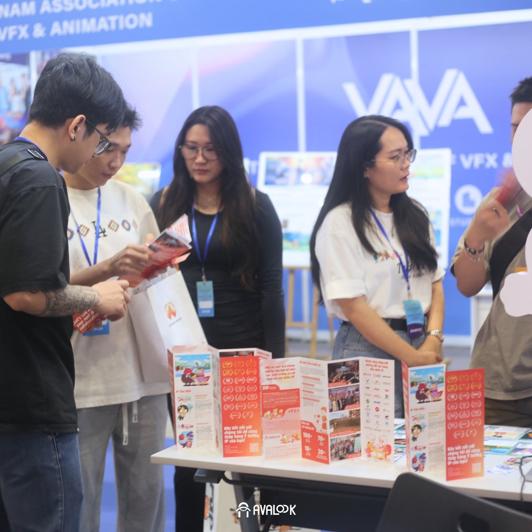 Avalookstudio's tweet photo. Beyond the showcase, our booth became a hub for conversations. We connected with brands, IP buyers, suppliers, potential partners and experts from Vietnam &amp; South Korea.
The discussions brought fresh insights into Vietnam’s IP landscape and opened doors to exciting collaboration! https://t.co/ZGFi5Qi1Wl