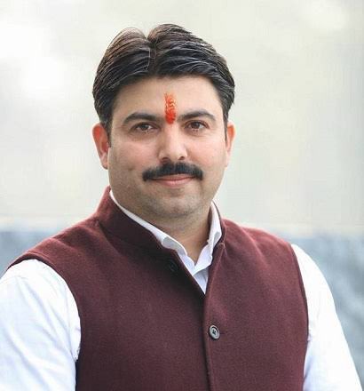 भाजपा उत्तरप्रदेश में नया प्रदेश अध्यक्ष बनाने जा रही हैं जल्द ही .. 

मेरा व्यक्तिगत मानना हैं की यदि केशव प्रसाद मौर्य जी या शलभ मणि त्रिपाठी जी को भाजपा का प्रदेश अध्यक्ष बनाया जाए तो सपा का सूपड़ा 2027 में पूरी तरह साफ़ हो जाएगा … 

2017 से बुरी हार होगी सपा की ये मेरी