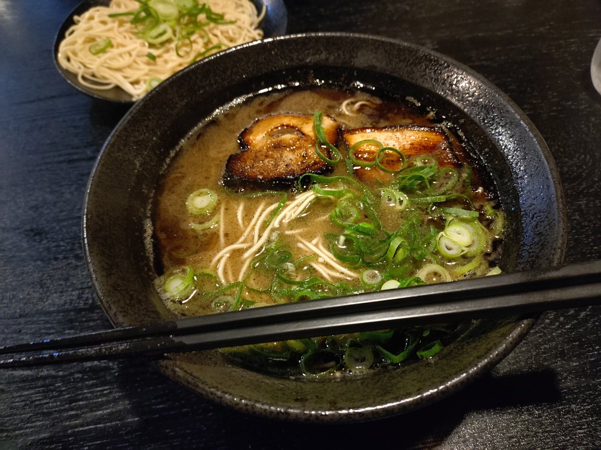 昨日の夜、拉麺を食べました
美味しかったです

今日のお昼はカレーです
辛さ5倍って言ったのに辛くされてませんでした

ということで新弾は緑ミホークと黒黄モリアでいきます
対戦よろしくお願いします