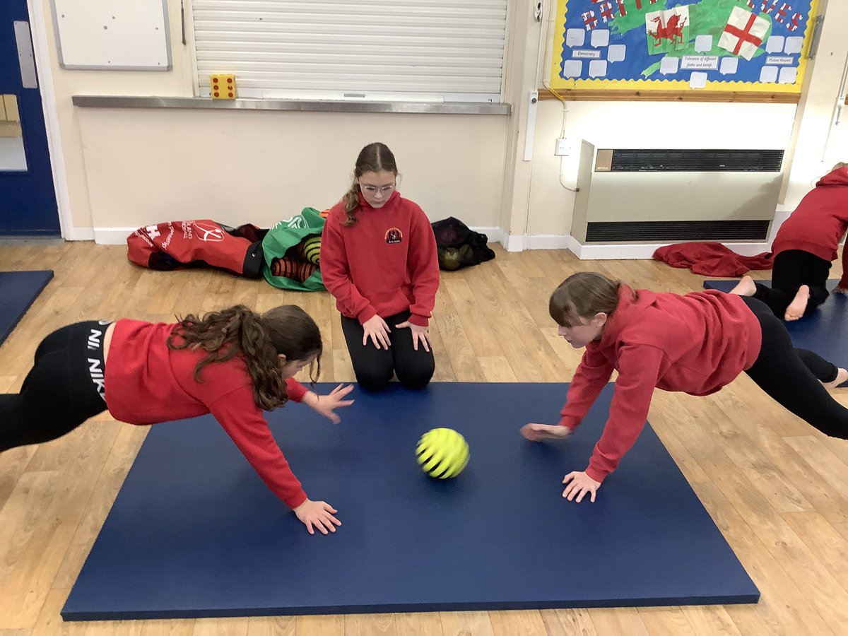 SouthwellClass's tweet photo. In gymnastics, year 6 have been working on improving their core strength to support their balancing skills. https://t.co/Qrd5zmK2j9