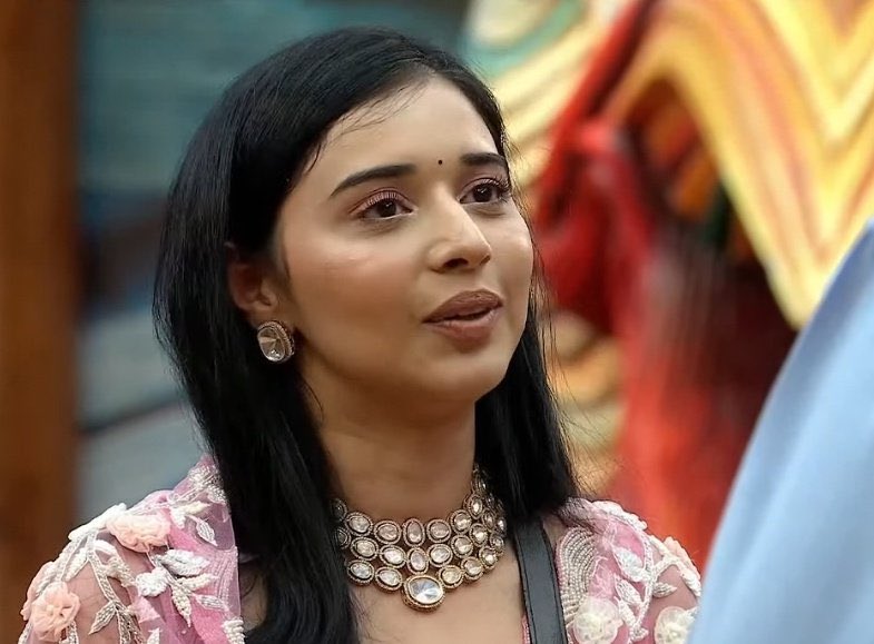 savagebutsassy's tweet image. I am not a fan of #TanyaMittal but her apology to #AshnoorKaur father was EARNEST.
I didnt expect such an off reaction from a father
Ok you are hurt but the least you can do is say its ok when shes is apologising
Usne galti ki par aap to bade ho💜
#BiggBoss19 #bb19 #GauravKhanna