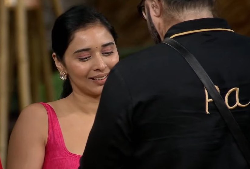 savagebutsassy's tweet image. I am not a fan of #TanyaMittal but her apology to #AshnoorKaur father was EARNEST.
I didnt expect such an off reaction from a father
Ok you are hurt but the least you can do is say its ok when shes is apologising
Usne galti ki par aap to bade ho💜
#BiggBoss19 #bb19 #GauravKhanna