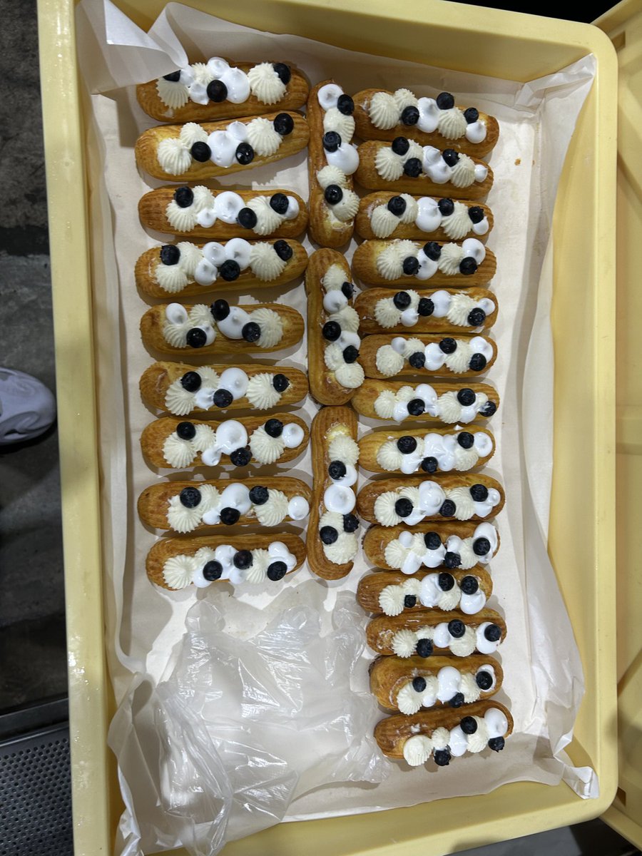 mon_06_mon's tweet photo. 하 대학교 자퇴하고싶다 내가 좋아하는거 했어야했는데… https://t.co/QbX7fYbT5l