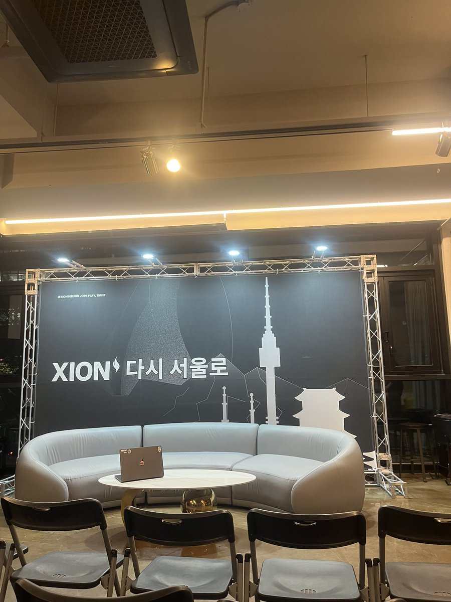 ddodda2783's tweet image. 사이온 밋업 왔어용~~~~

@burnt_xion 
@xion_korea