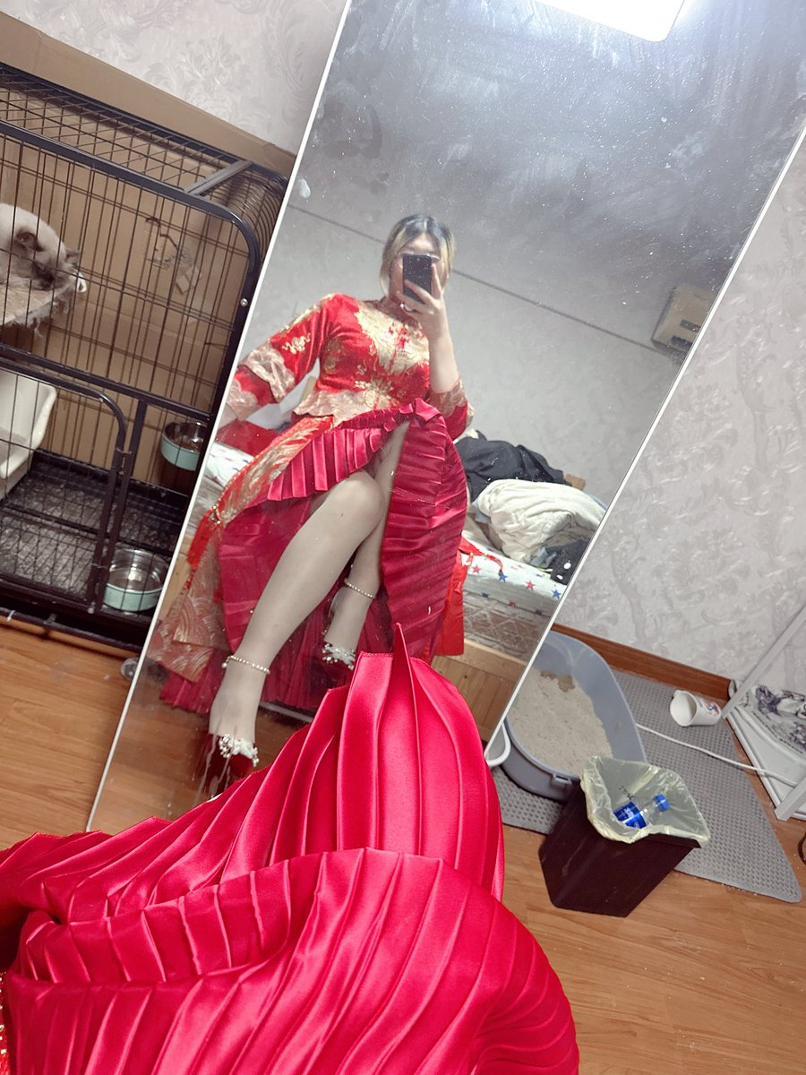 ayanami_ruiwei2's tweet photo. 试试秀禾服的感觉
也许过两天会穿这衣服拍点涩图哈哈
#秀禾服  #男娘 #苏州线下 #苏州男娘 #肉丝 https://t.co/gFdEpXjOKF