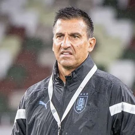Con Bielsa Uruguay se viene temprano.
Diego Aguirre o Marcelo Broli