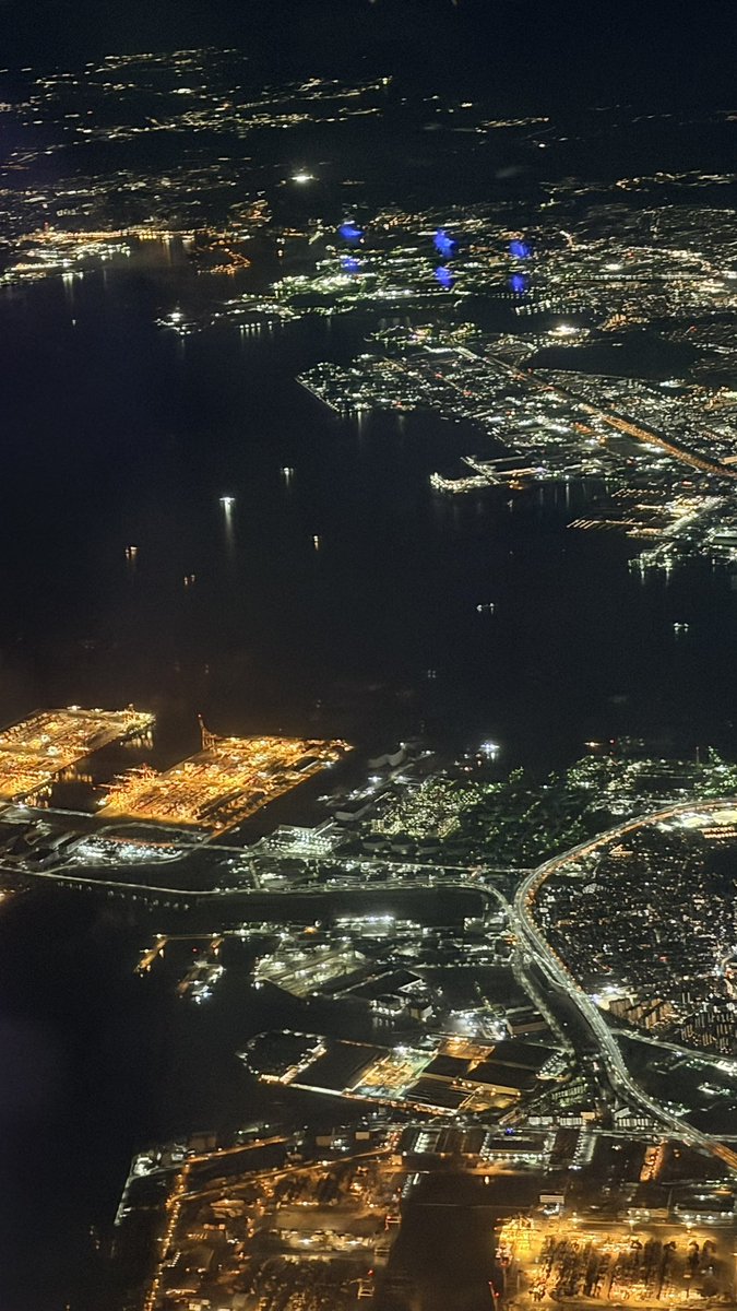 luglugluglug's tweet image. まだここから移動。