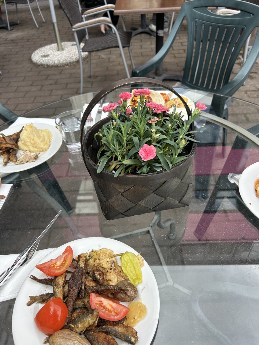 Καλό μεσημέρι! 
Τρώμε ψαράκι σήμερα…καλή όρεξη 

Δική μου 📸😎