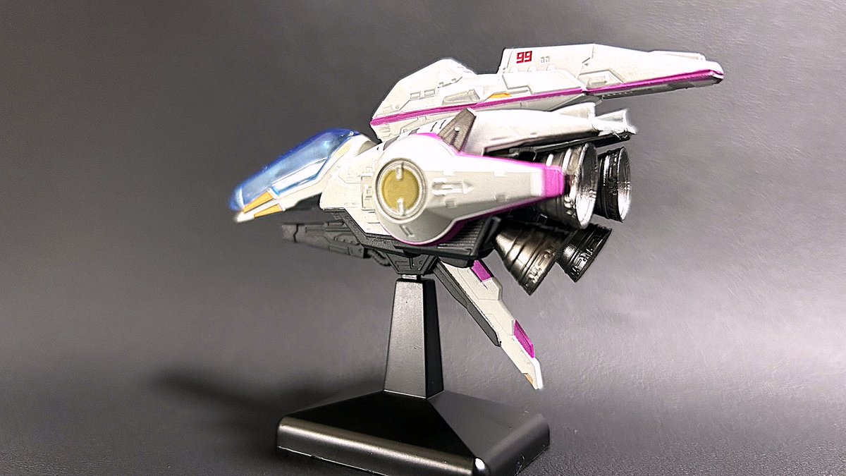 wandering_seal's tweet image. モデリングはR-TYPE FINAL2の細かなCGを再現されていおり、ビッシリとディテール入ってます。
見てもらえれば分かりますが500円ガシャにしても細かなディテールにスタイルも文句無し。
完璧にR-99ラストダンサーが再現されています。
サイズも10㎝と大きくて良い！
#rtypefinal2