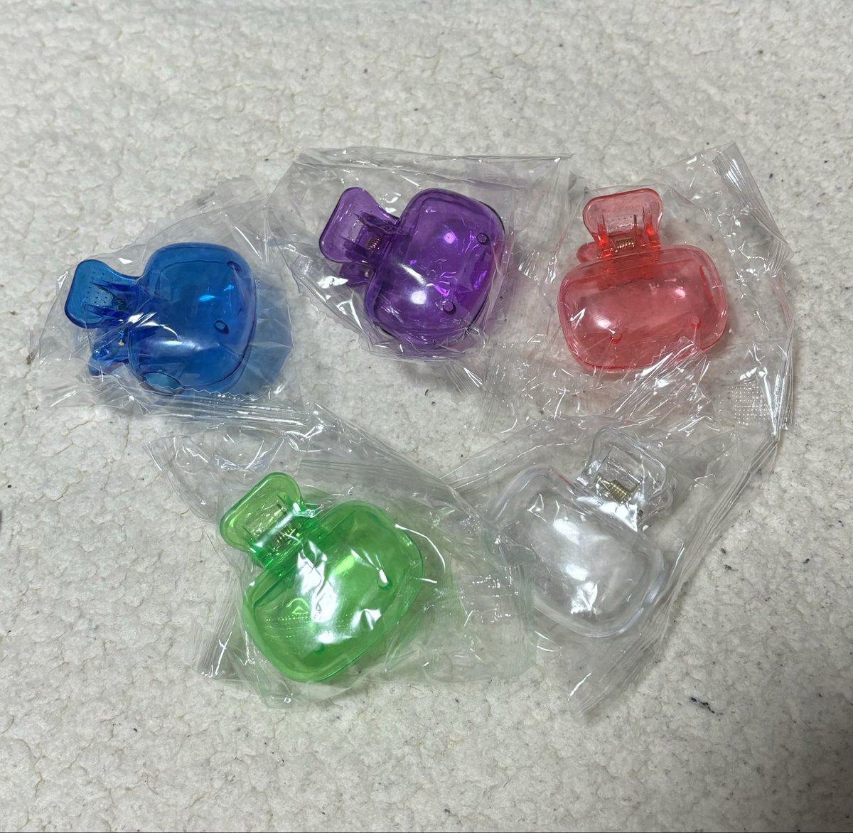 eighter49827842's tweet image. これ5個セットで売ってたんやけど…惜しい‼︎

#歯ブラシケース
#eighter
#メンカラ
#supereight