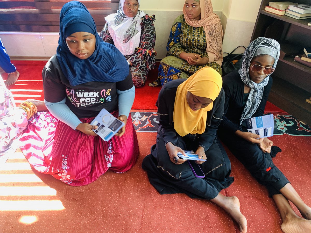 dubawaGH's tweet image. In the spirit of #WeekForTruth2025, Salamatu Ibrahim visited the Cantoment Police mosque to inspire worshippers to champion truth and transparency in their communities.
#WeekForTruth #FactCheck