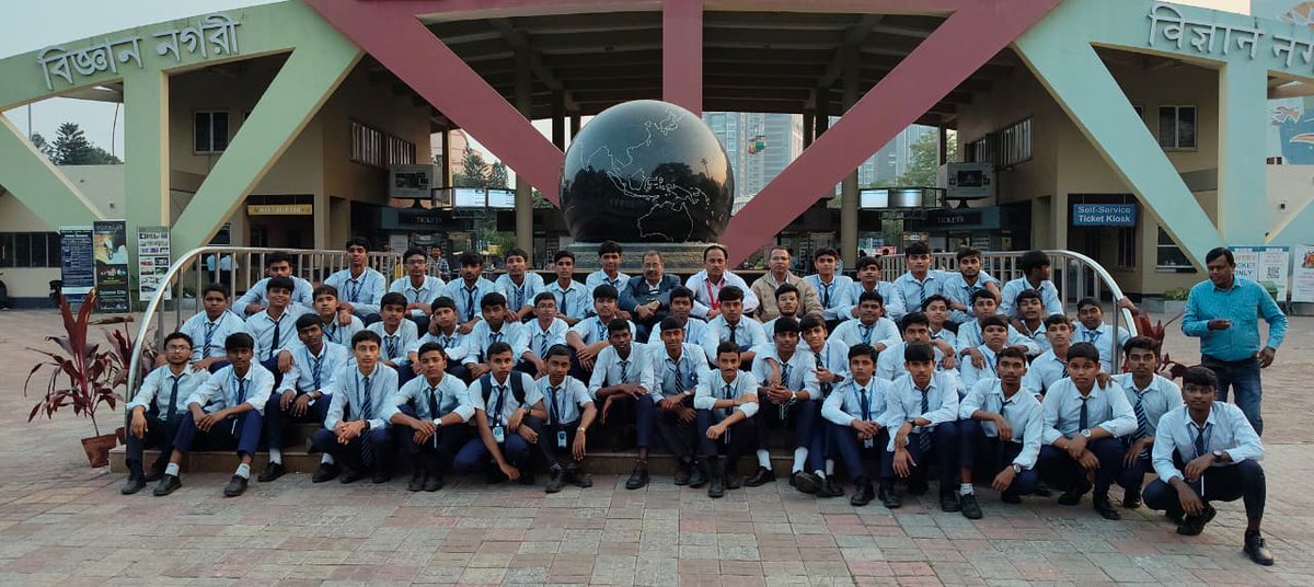 JBurdwan's tweet photo. Students of JNV Durgapur (West Bengal) explored learning beyond books during Bagless Day, engaging in Exposure visits with creativity and curiosity. Under @NVS_HQ vision of experiential learning.
#BaglessDayInJNV #BaglessDays #NVS #JNV
#nvshq https://t.co/gZmTBTbed3