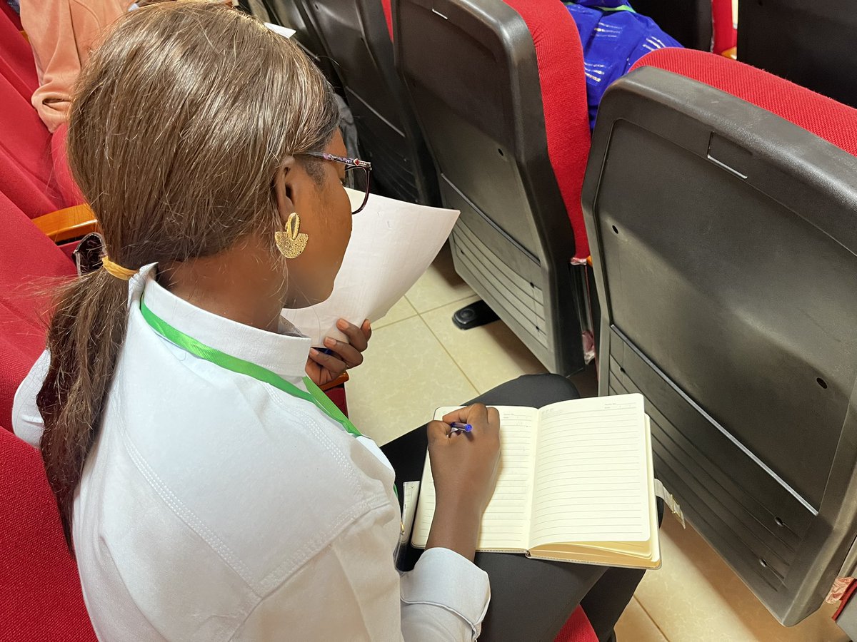AccessProjet's tweet photo. Présentation Dr. Claire ORBELL sur les capacités dynamiques dans les écosystèmes de services support à l’innovation pour innover en agriculture au sud.
#ProjetAcceSS #InnovationAgricole #SystèmeAlimentaire https://t.co/7GFc851PpP