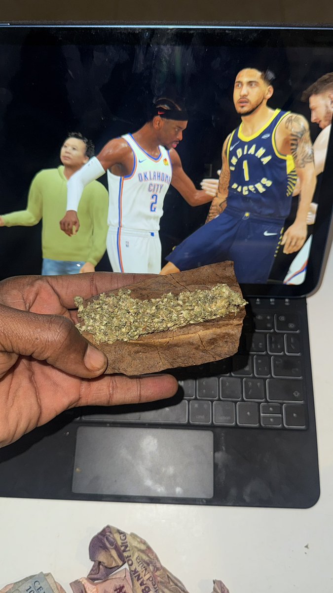 Hardbrainstrain's tweet image. White widow strain X Backwoods 💚

Follow @Hardbrainstrain and @Hardbstrain2  and drop aza for 2k if it’s not too small 💚