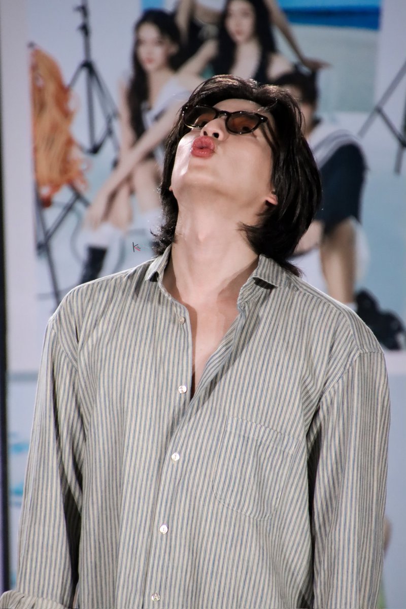 KomaMG_'s tweet photo. เหมือนทุกคนต้องมีช็อตนี้
ใครไม่มีถือว่าผิด 5555555555
.
.
【 @gulfkanawut #GulfKanawut 】
《 #Koma_G 》 https://t.co/K6TJ3gtPZ6