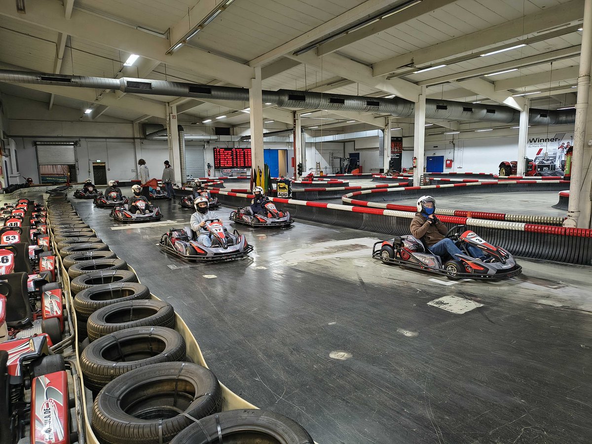 oracleace's tweet image. Oracle ACEs from all around the world met yesterday in Nuremberg to enjoy two amazing community events: 
🏎️ A racing karting ACE experience 🤩 
🍽️ An ACE dinner with 50 guests! 😋 
It&apos;s so amazing seeing the community come together, have fun, create memories, and network!…
