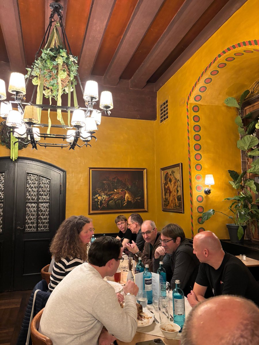 oracleace's tweet image. Oracle ACEs from all around the world met yesterday in Nuremberg to enjoy two amazing community events: 
🏎️ A racing karting ACE experience 🤩 
🍽️ An ACE dinner with 50 guests! 😋 
It&apos;s so amazing seeing the community come together, have fun, create memories, and network!…