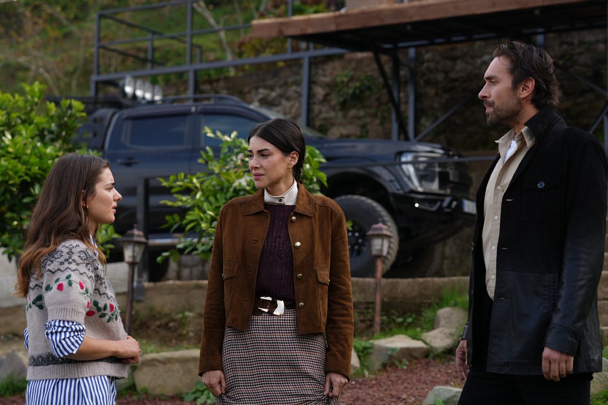 ikiside kıyafetini sıkıyor ya sizi yerim ki