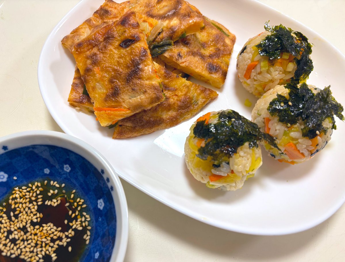 本日はなんと…キムチチヂミとチュモッパです。
韓国料理は野菜が多くて罪悪感ZERO🤗