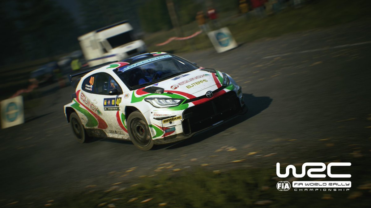 gite560hg's tweet image. #EASPORTSWRC
キャリアモードでヤリスラリー2に乗り換えたから、なんちゃってカストロールカラー😁
赤と緑の曲線のバランスが難しくていろいろ妥協w