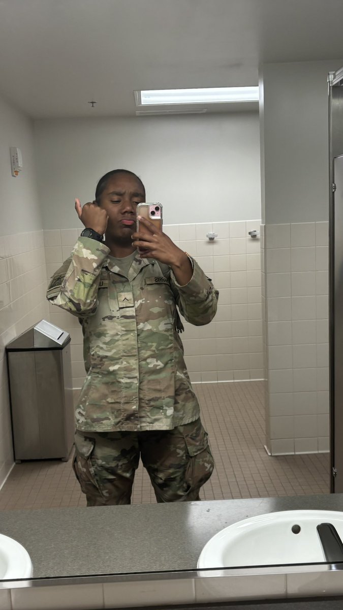 ariyahontweeter's tweet photo. i dont troll anymore so i can finally post myself in peace😂 here’s 4 pictures i always wanted to put up here😗✌🏽 https://t.co/m6Dp7mPILU