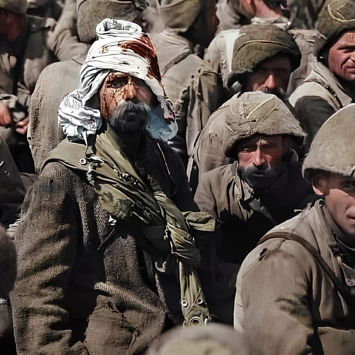 turkictimes's tweet image. “Gazze’nin kumundan çokmuş meğer kalleşi.

Nasıl sırtından vurur insanı din kardeşi?

Filistin, Trablusgarp, Yemen illerini kanımla suladım.

Gezdim çölleri; Türk’e Türk’ten başka dost bulamadım.”