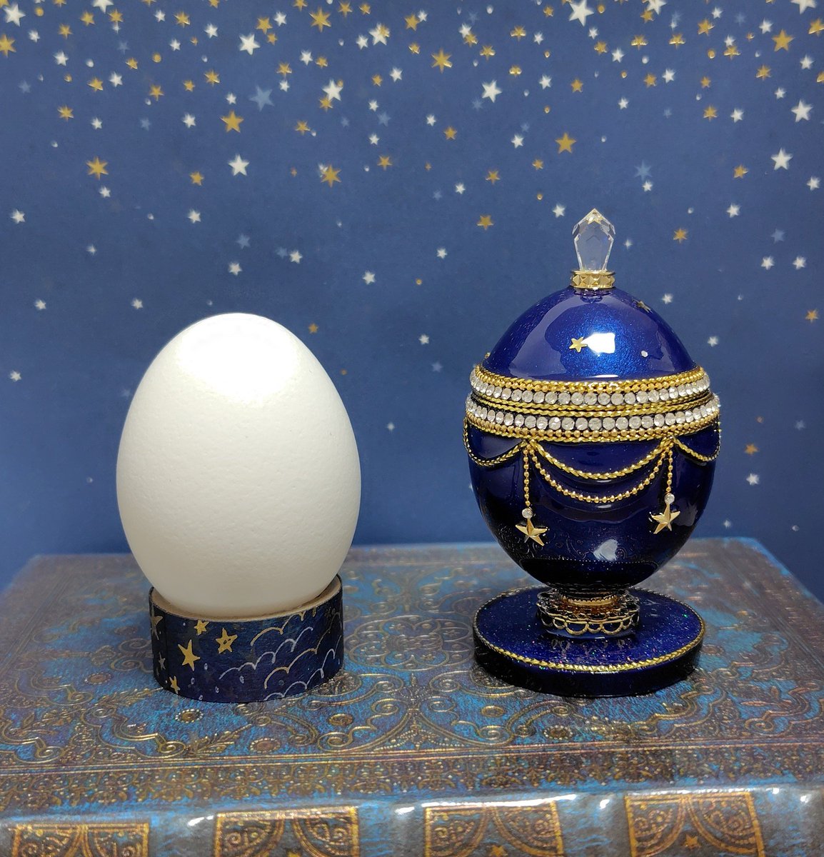 明日20日(木)18時からオープンです💫 本物の鶏の卵の殻でできたエッグ