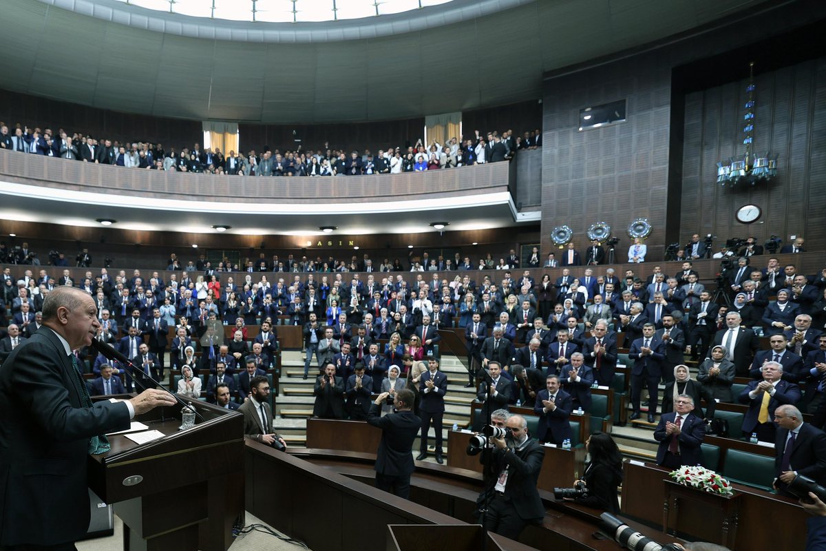 📍 TBMM Grup Toplantısı 
🗓️ 19 Kasım 2025

Genel Başkanımız ve Cumhurbaşkanımız Sayın <a href="/RTErdogan/">Recep Tayyip Erdoğan</a>'ın teşrifleriyle Partimizin TBMM Grup Toplantısını gerçekleştirdik.

Toplantımızın memleketimiz ve milletimiz için hayırlı neticelere vesile olmasını diliyorum.