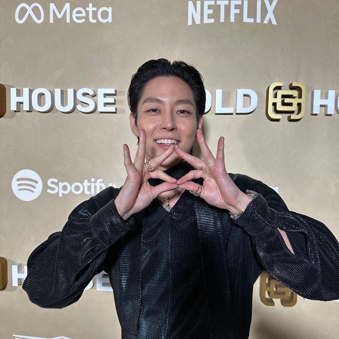 tatamicasa's tweet image. woosung king of recycling clothes 💯