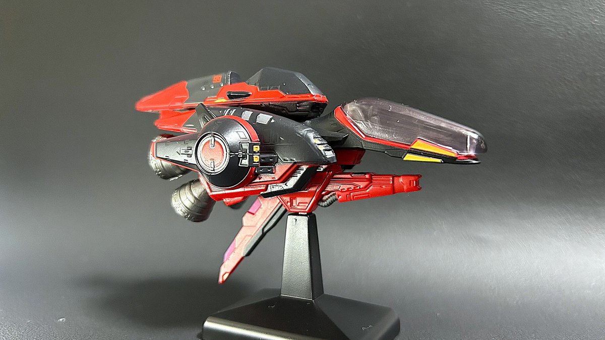 wandering_seal's tweet image. シークレットカラー R-99
タクティクスのR-9AのVer違いと同じ雰囲気のカラーリングでした。
仕様はノーマルと同じですが彩色とキャノピーの濃さ、全体のまとまりは尋常じゃなくカッコイイです。
ノーマルと一緒に手に取れば別モンじゃんコレって位カッコイイ。いや、本当カッコイイｗ
#rtypefinal2