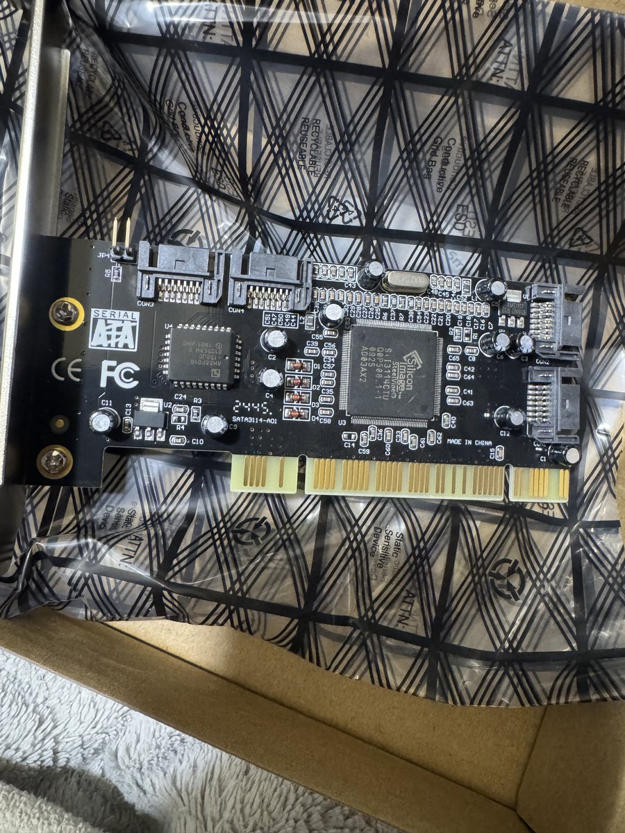 これがPC-9821で使えるっぽいSATAカードらしいよ 知らんけど ^_