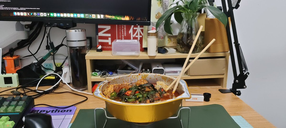 ericoding179713's tweet image. 头一次点到高级外卖，送酒精灯和火柴(Ｕ・ω・)⊃