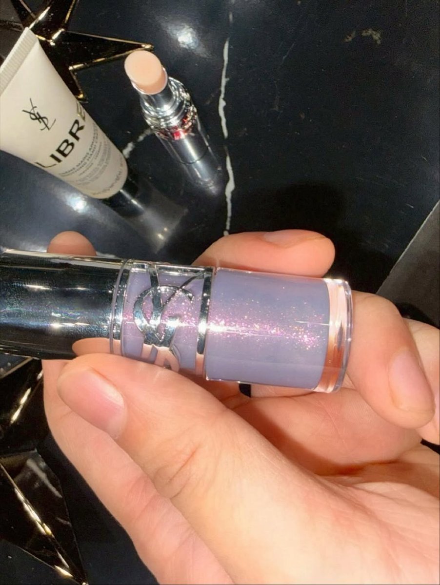 どれもこれも全部カッコいいんだ🩷
でもこの手元(愛しい深爪🤌)を見せてもらえるのホント幸せ🫠💕
#平野紫耀_Instagramストーリー 
#平野紫耀_Instagram