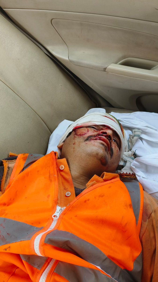RktaIndia579's tweet photo. @PMOIndia @AshwiniVaishnaw @RavneetBittu @RailMinIndia @brmsunion @GMNCR1 @drmncrald @Railwhispers 
Mate Jitendra Kesharwani,SSE Khaga,ALD Div,NCR runover &amp; dead by Kalindi Ex
Quick &amp; serious action needed for 2 Keymen,2 Patrollmen Speed up process of Rakshak #Save_Trackman https://t.co/REZpNc3jVJ