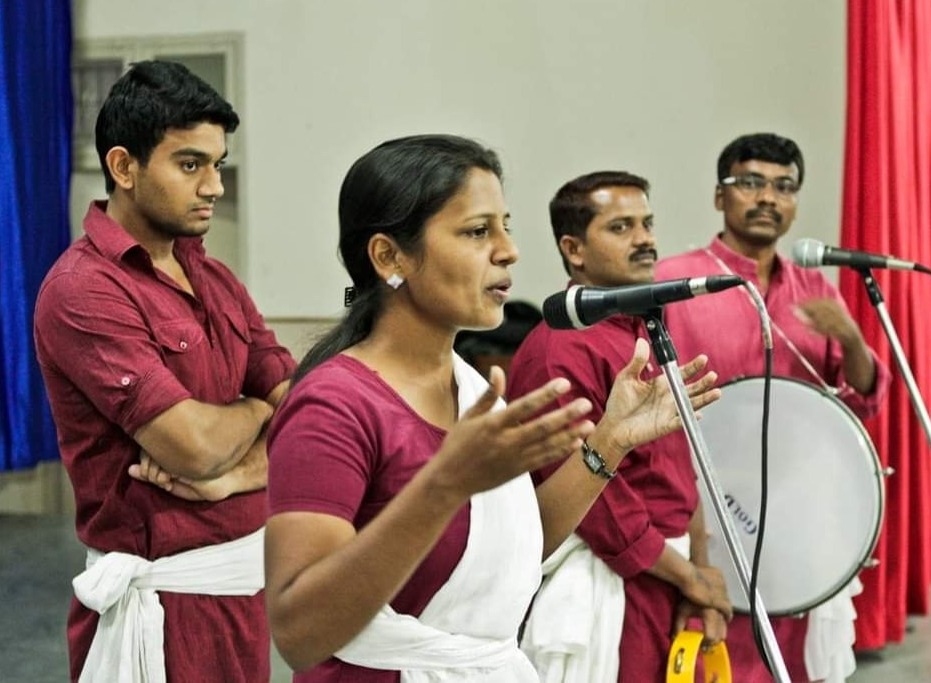 samar11's tweet image. After &amp;gt;5 yrs, #SupremeCourt granted bail to Jyoti Jagtap, 38, youngest accused in #BhimaKoregaon case. She sang against #Hindutva, casteism, inequality. Like 15 others, she&apos;s charged with sedition, waging war against govt of India. @jyotipunwani&apos;s profile article-14.com/post/the-young…