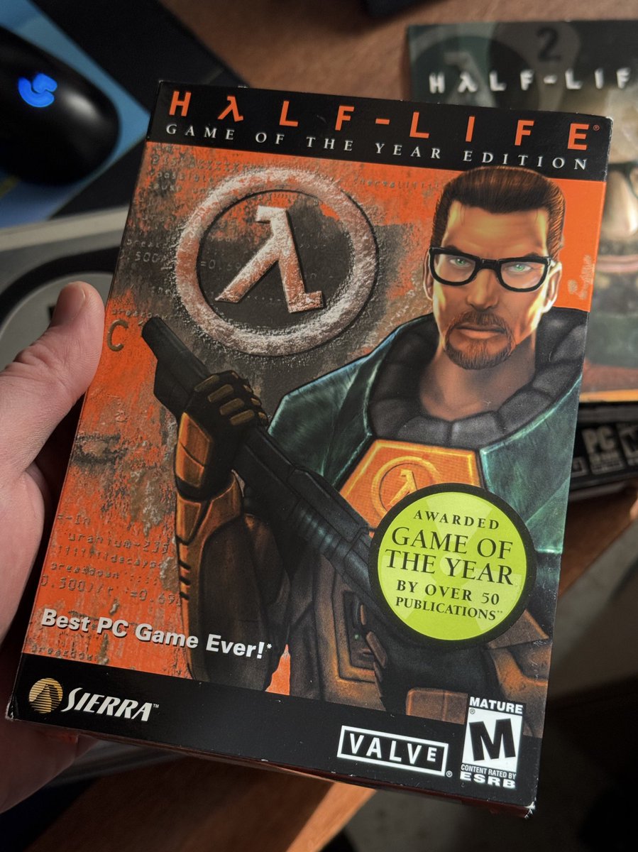 DaftHero's tweet image. Hoy Half-Life cumple 27 años.
Aquí os dejo más fotos de mi colección.