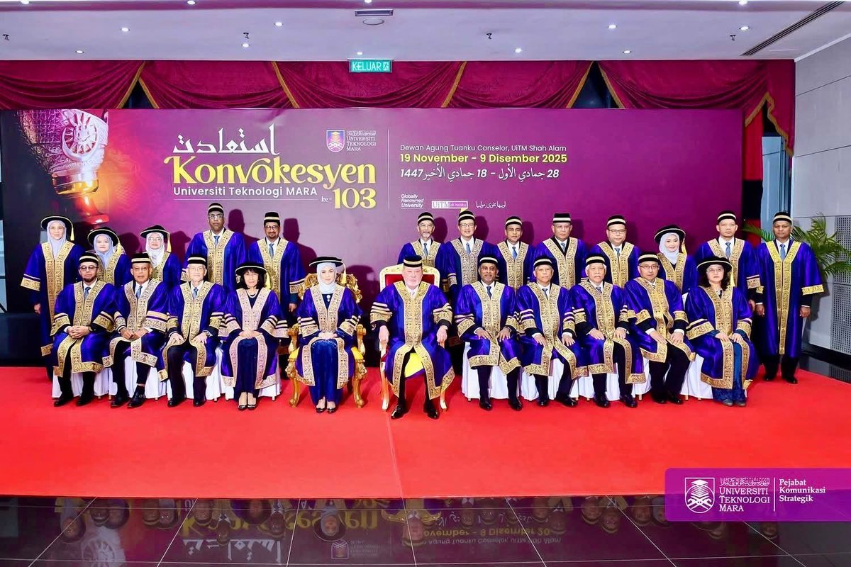 Menjunjung Kasih Kebawah DYMM SPB YDPA Sultan Ibrahim yang berkenan menyempurnakan Istiadat Konvokesyen UiTM ke-103 dan  mengurniakan watikah pelantikan Pro-Canselor kepada Tan Sri Idris Jusoh, serta gelaran Profesor Emeritus kepada Dr. Ir. Sr. Suhaimi Abdul Talib.