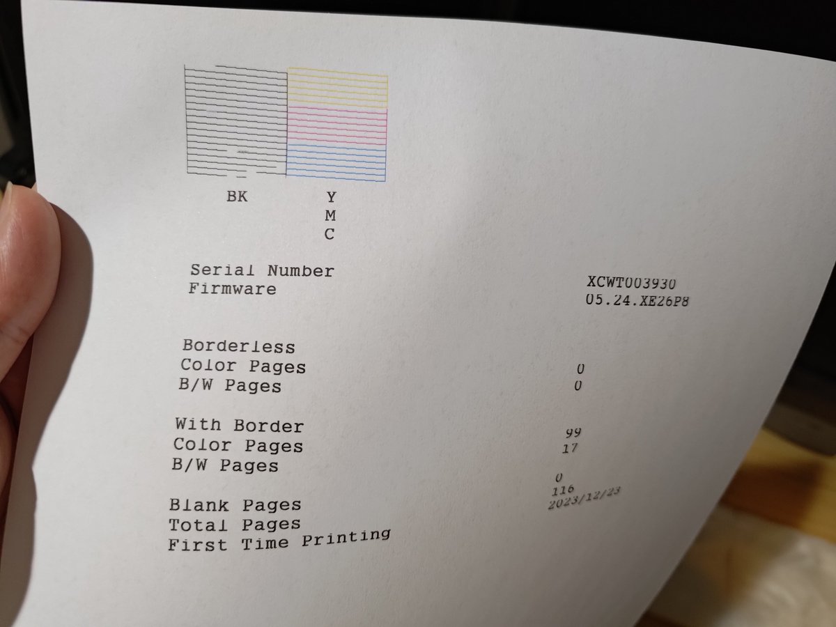 yQuBv8GHZXGiLcx's tweet image. 2回洗浄してこんな状態。もう一息だけど、これ以上改善しない…
しまいには廃インクなんちゃらがそろそろいっぱいになるとかメッセージ出てきて交換に4950円、加えて送料3300円らしい…やってられん😟