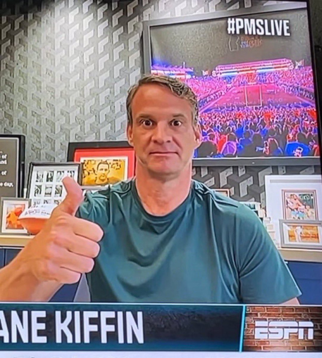 Vern_Funquist's tweet image. Quick cold plunge before the 3 amigos me @AlyssaLang and @ChrisDoering chop it up on @SIRIUSXM 

🗣️ #SECThisMorning
⏰ 9 AM CST
📍Channel 374