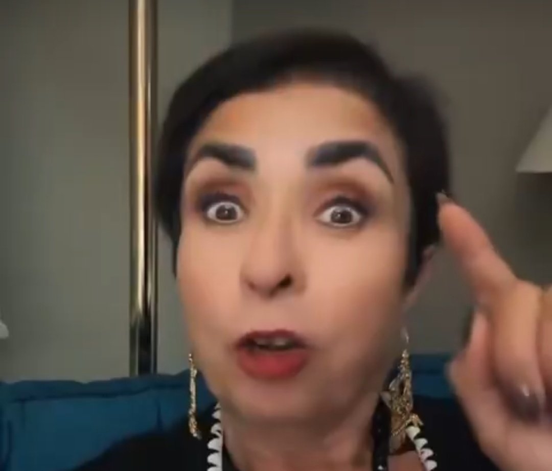 sinuhedotcom's tweet image. ¡Basta de falsas cejas!