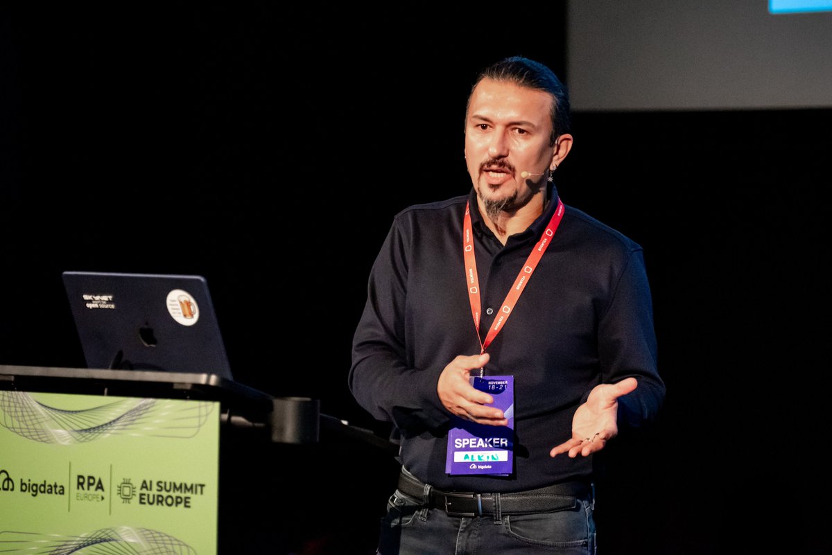 BigDataConfEU's tweet image. 🎉 Day 1 at Big Data Conference Europe is in the books! 🚀

✨ From inspiring keynotes to hands-on sessions and hallway chats, the energy today was incredible!

We’ve captured some of the best moments in photos and can’t wait to share them with you 📸

📷: Jurgita Kunigiskyte