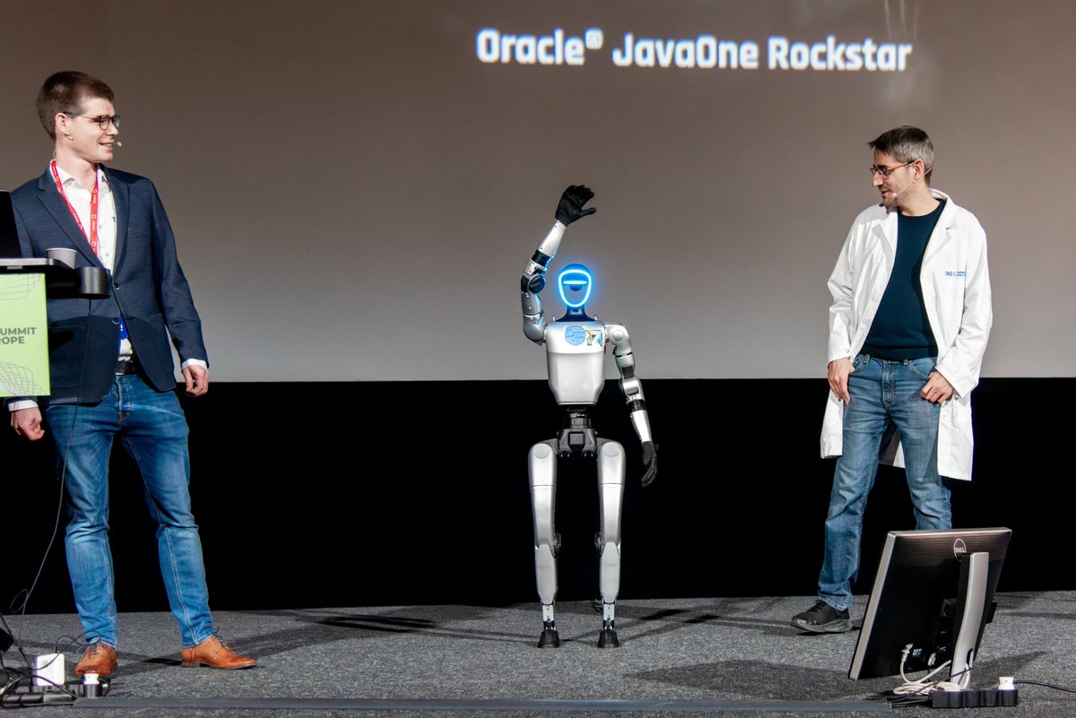 BigDataConfEU's tweet image. 🎉 Day 1 at Big Data Conference Europe is in the books! 🚀

✨ From inspiring keynotes to hands-on sessions and hallway chats, the energy today was incredible!

We’ve captured some of the best moments in photos and can’t wait to share them with you 📸

📷: Jurgita Kunigiskyte