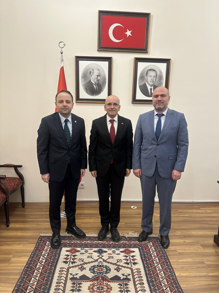 Hazine ve Maliye Bakanımız Sayın Mehmet Şimşek’i

Ardahan İl Özel İdaresi Genel Sekreterimiz Murat Bilal Emin İle Birlikte Ziyaret Ettik.

Yeni Planlanan Projelerimiz, Karla Mücadele ve Yayla Yolları Başta Olmak Üzere İl Özel İdaremize İlave Ödenek Aktarımı Talebimizi Görüştük.