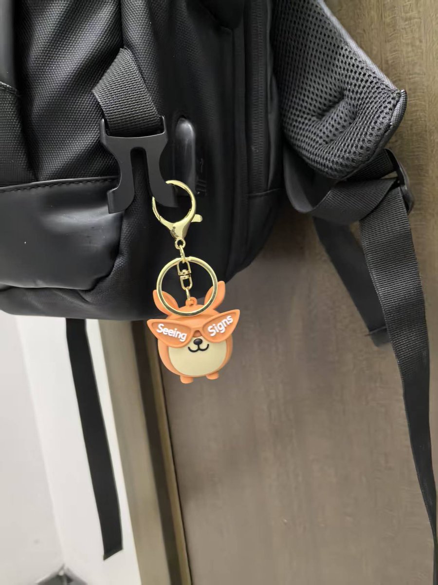 CreaMyHaOsCar's tweet image. 我為“橘仔樂園”成員準備的小禮物制作完成🎉

希望大家會喜歡這個“橘仔”掛飾，當然數量是有限的，畢竟我的金錢也是有限的😂
等到部落系統正式上線，我看看有多少人加入我的部落再來構想分配方法吧😁