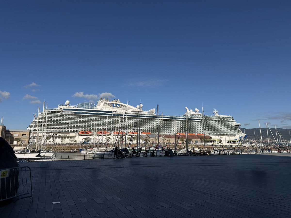 Danielle tweet media