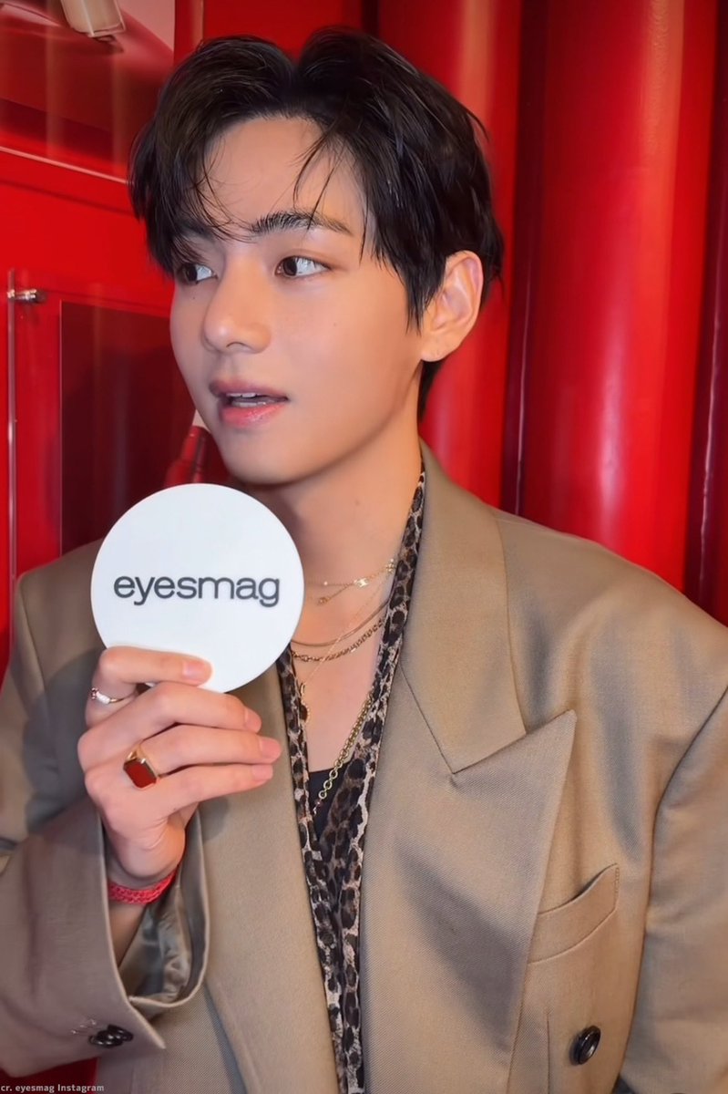 BTS テテが愛用しているCCNMADEの赤色のブレスレットが日本からも購入