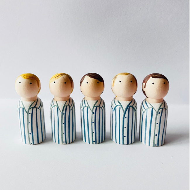 RetroToGo's tweet image. If you like the idea of something slightly cooler for your tree this year, then check out the handmade rock and indie Christmas decorations by Florence and Belle, with new designs available for 2025. bit.ly/4o0qZcD